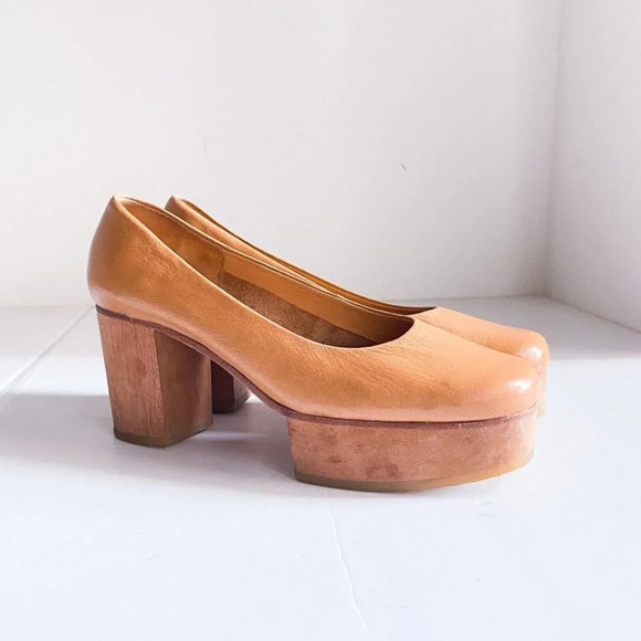 Camel Beige Leather Made in  Peru Clog Wood Sole Heels 7 - Picture 1 of 9